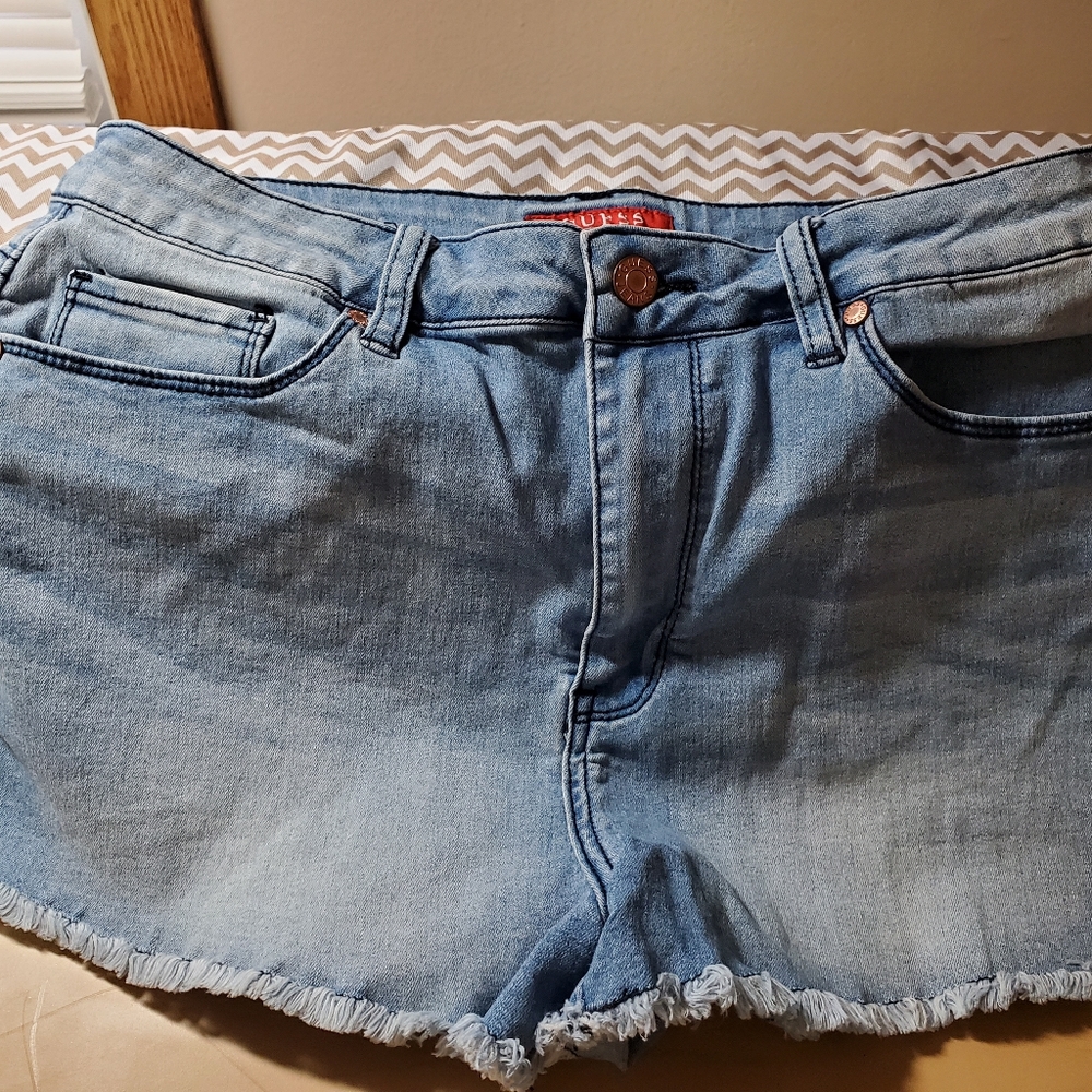 Guess shorts size 30